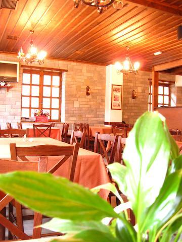 Alonaki Guesthouse Plátanos エクステリア 写真