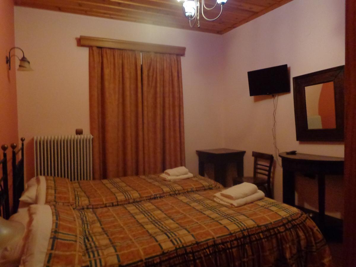 Alonaki Guesthouse Plátanos エクステリア 写真