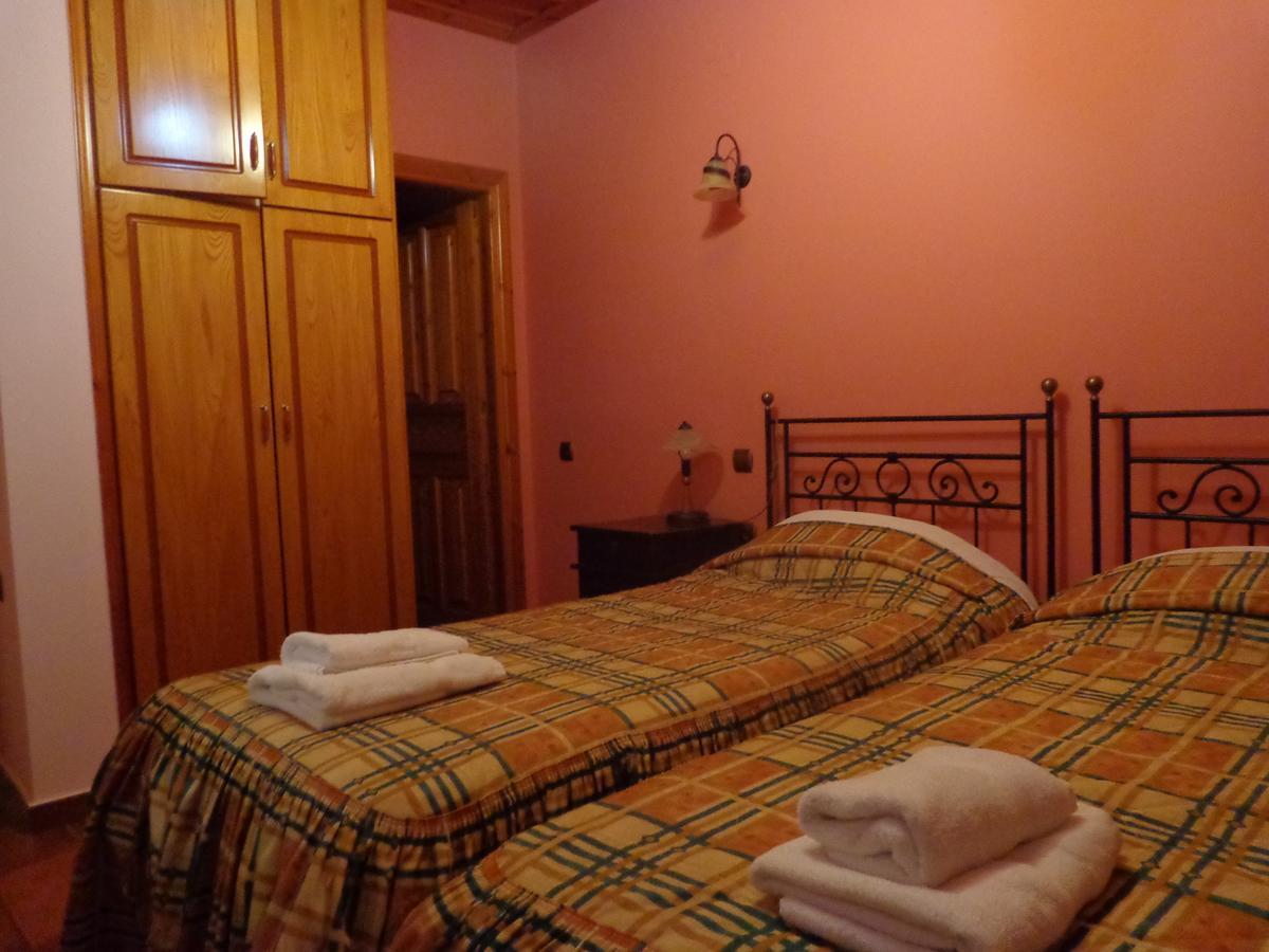 Alonaki Guesthouse Plátanos エクステリア 写真