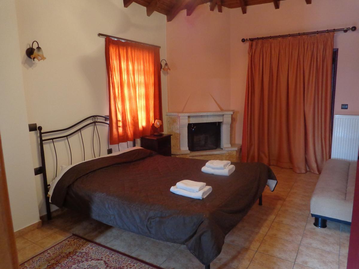 Alonaki Guesthouse Plátanos エクステリア 写真