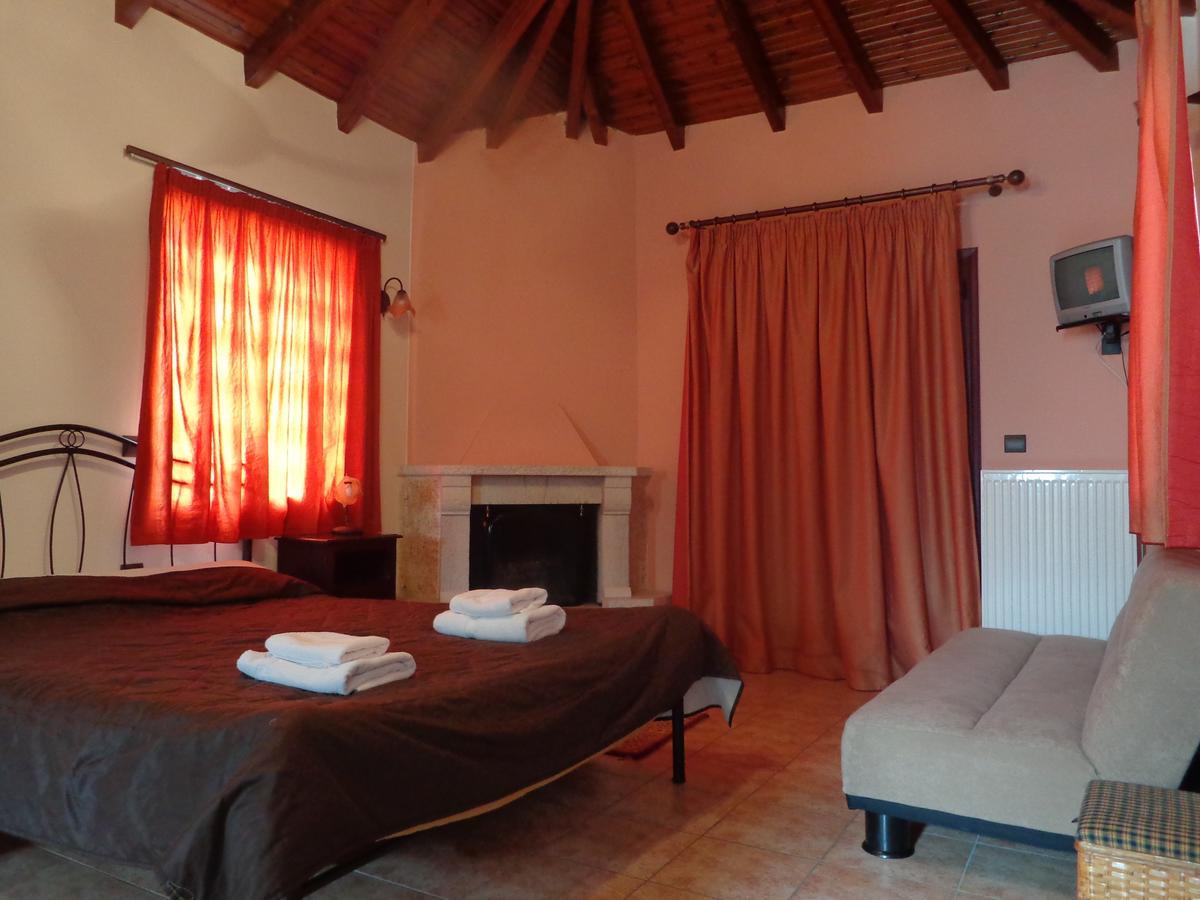 Alonaki Guesthouse Plátanos エクステリア 写真